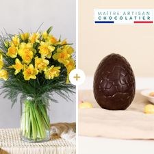 Bouquet de fleurs Jonquilles et son œuf de Pâques