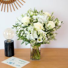 Bouquet de fleurs Jade et son vase offert