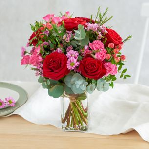 Bouquet de fleurs Eclat de rose et son vase offert Bouquet de fleurs Eclat de rose et son vase offert