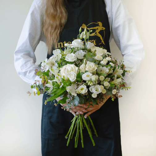 Bouquet de fleurs Paradis blanc et ses amandes au chocolat