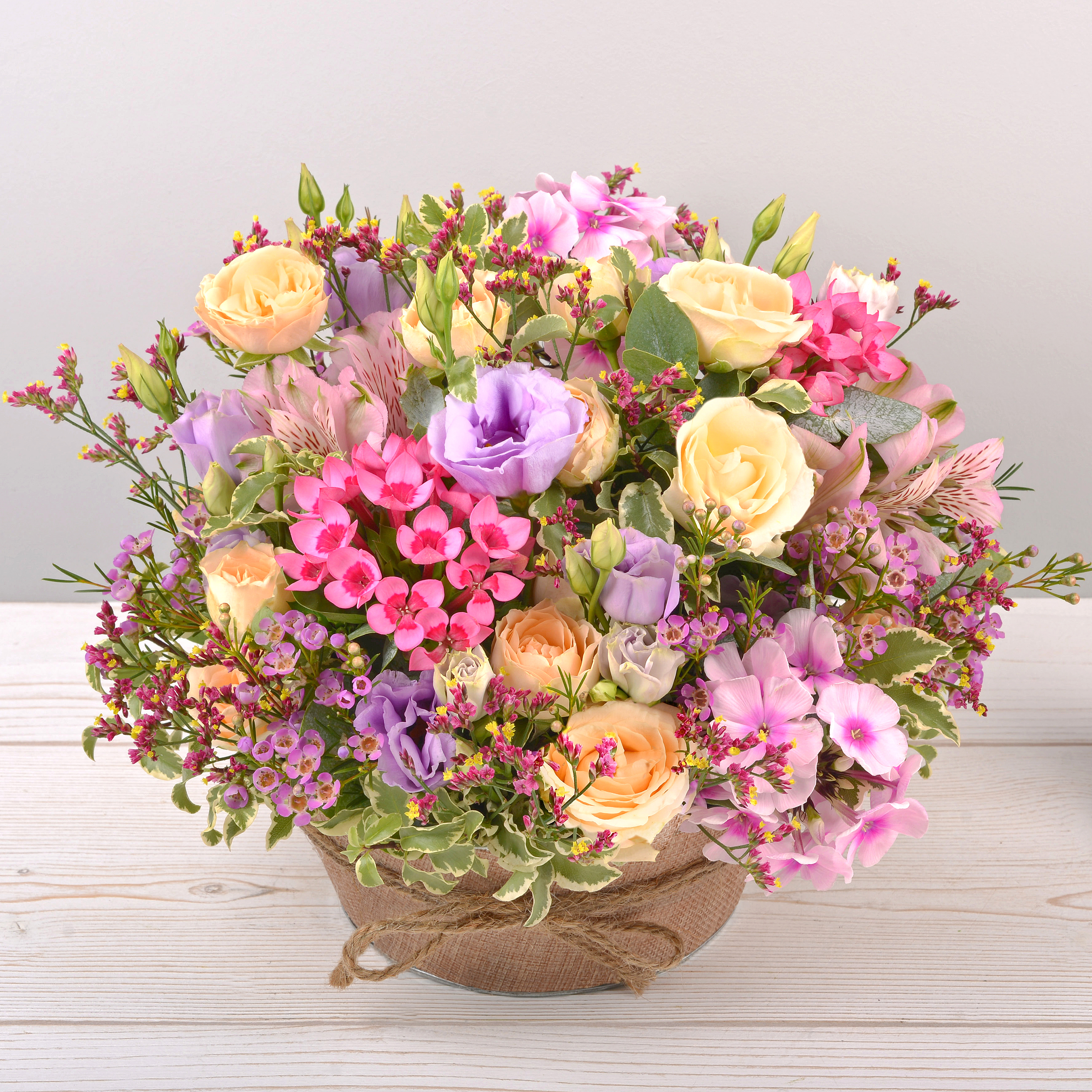 Bouquet de fleurs FLORIST CHOICE ARRANGEMENT OF FLOWERS Bouquet de fleurs FLORIST CHOICE ARRANGEMENT OF FLOWERS