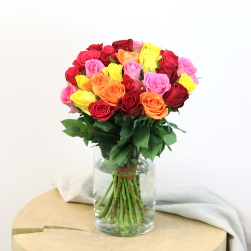 Bouquet de fleurs Roses multicolores et son oeuf de Pâques