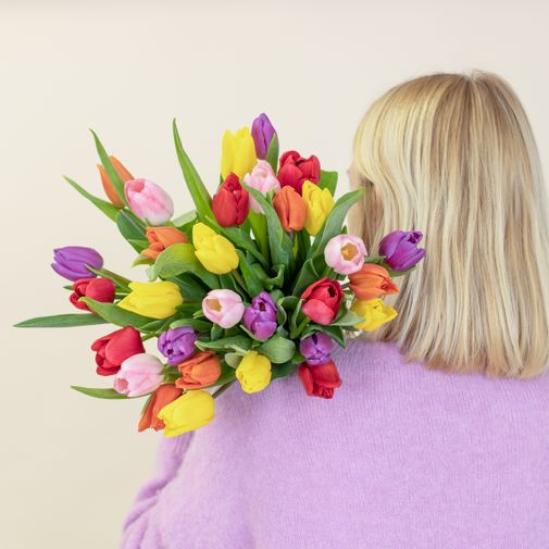 Fleurs et cadeaux Brassée de tulipes et ses chocolats