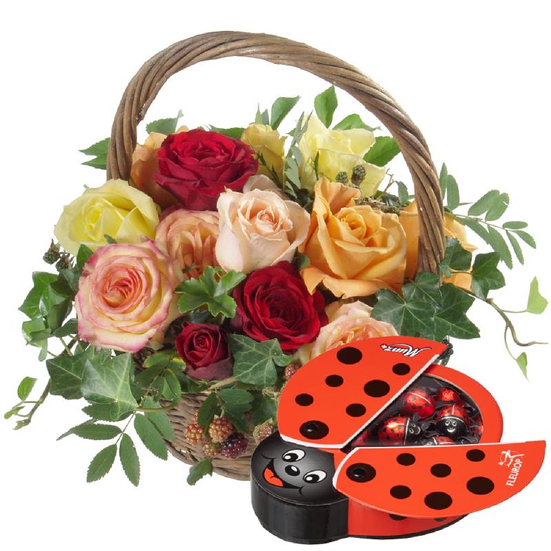 Bouquet de fleurs A Basket full of Happiness with chocolate ladybird