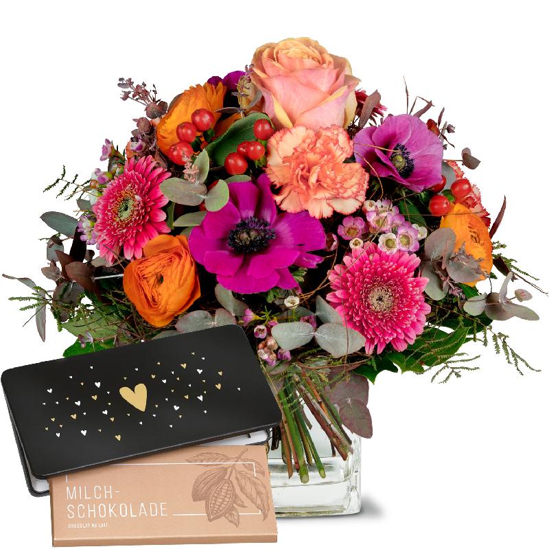 Bouquet de fleurs The Magic of Spring with bar of chocolate «Heart»