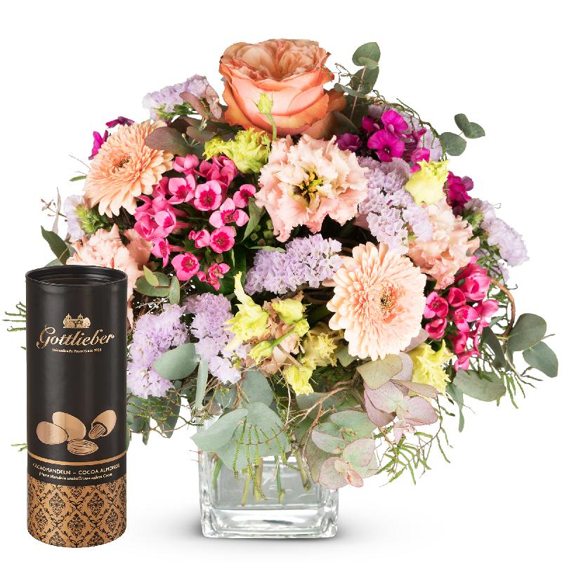 Bouquet de fleurs May Bouquet of the Month with Gottlieber cocoa almonds