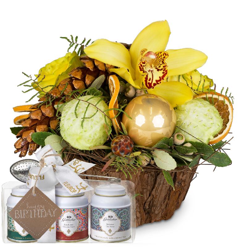 Bouquet de fleurs Festive Winter Magic , with Gottlieber tea gift set and hang
