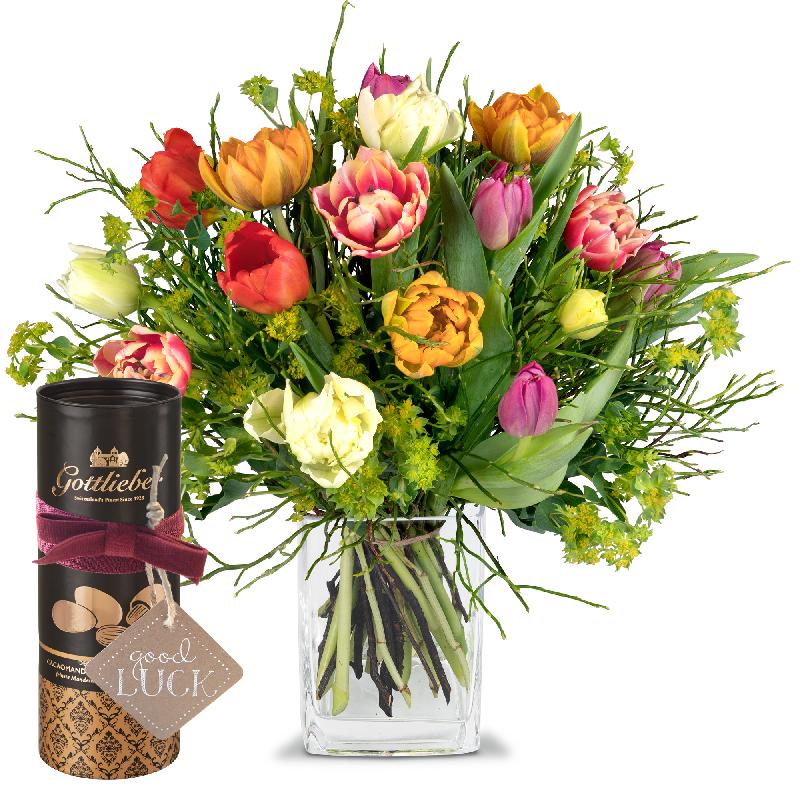 Bouquet de fleurs Colorful Bouquet of Tulips with Gottlieber cocoa almonds and
