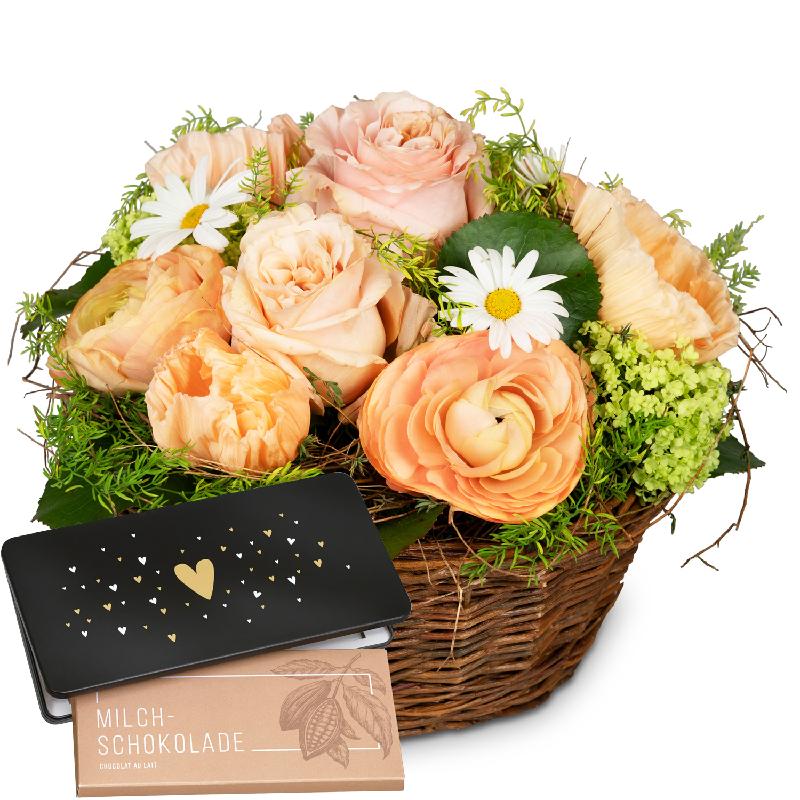 Bouquet de fleurs Romantic Floral Reverie with bar of chocolate «Heart»