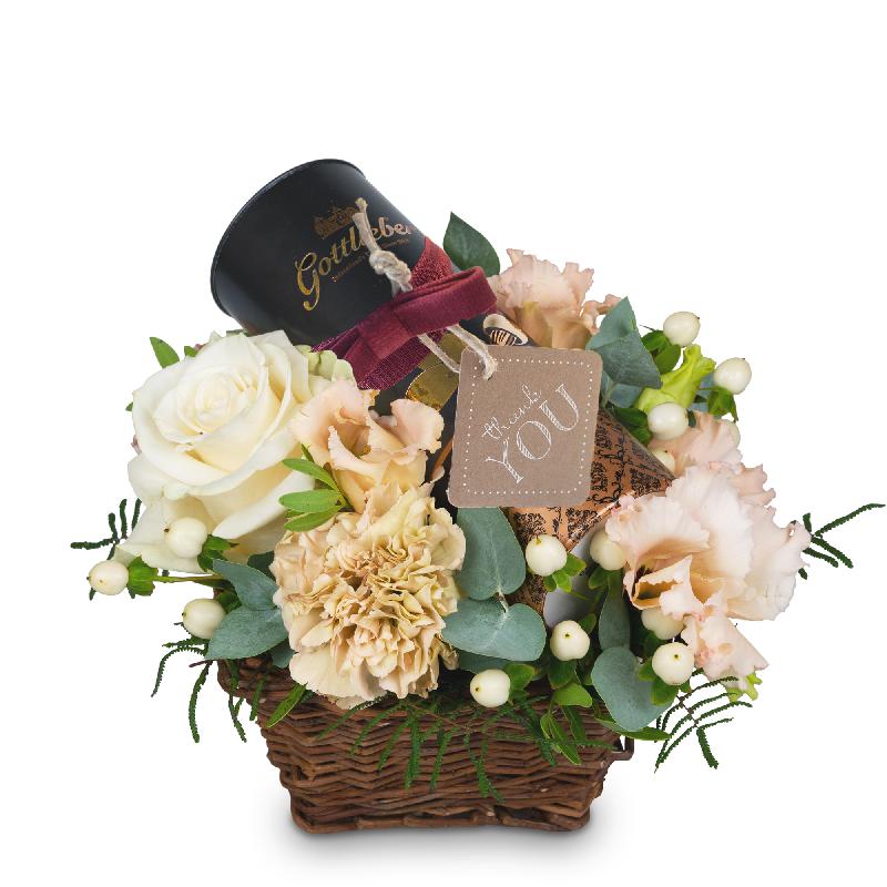 Bouquet de fleurs Excellence with Gottlieber cocoa almonds and hanging gift ta