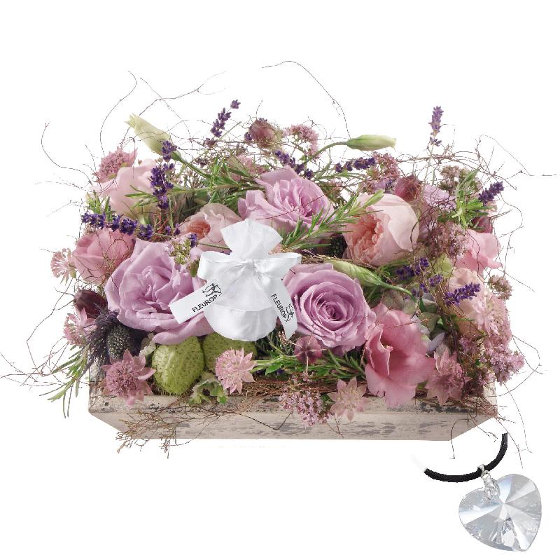 Bouquet de fleurs Fragrant Jewel Box, with Swarovski® crystal heart