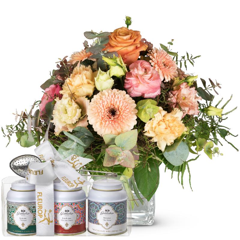 Bouquet de fleurs April Bouquet of the Month with Gottlieber tea gift set