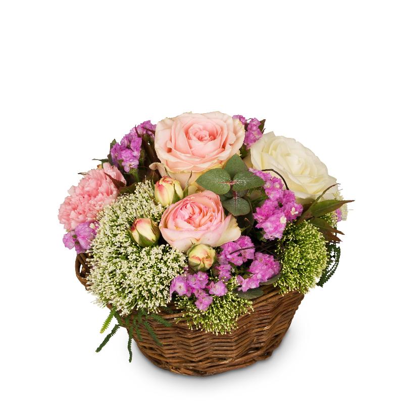 Bouquet de fleurs Flower arrangement A Basket full of Poetry with Roses Bouquet de fleurs Flower arrangement A Basket full of Poetry with Roses