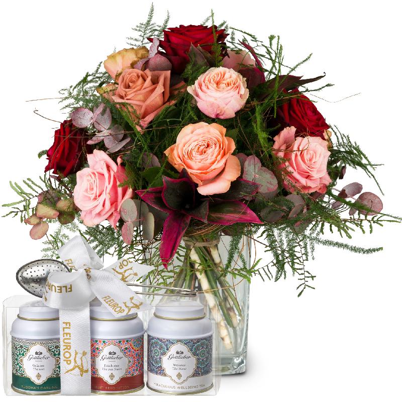 Bouquet de fleurs Romantic Roses with Gottlieber tea gift set