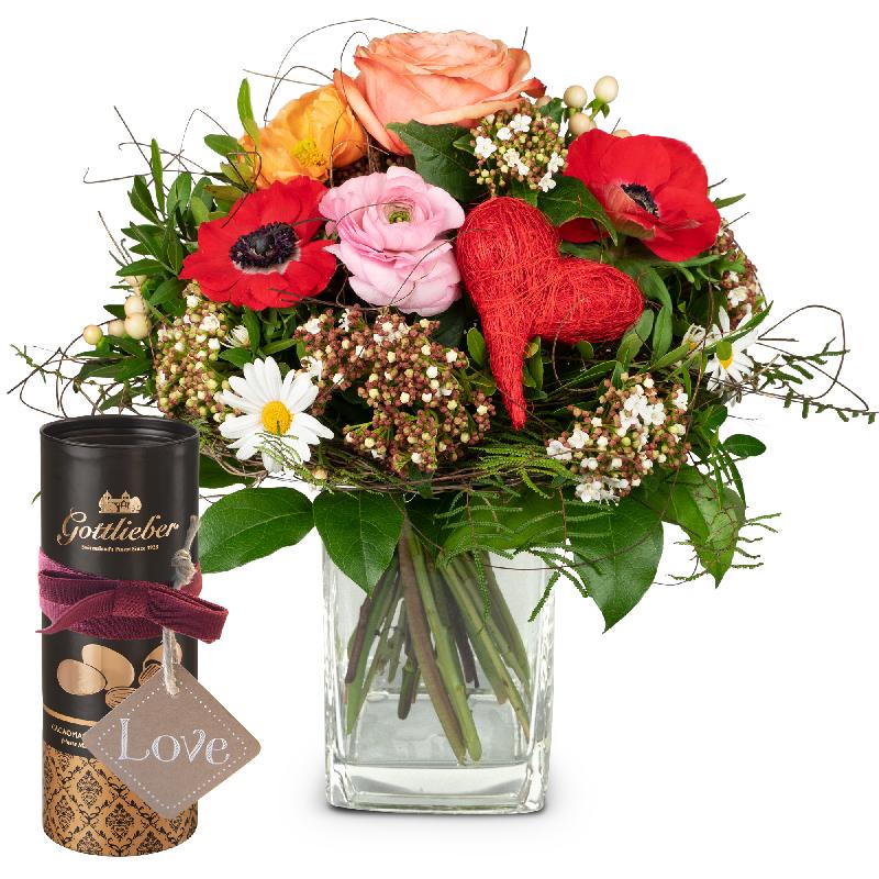 Bouquet de fleurs True love with Gottlieber cocoa almonds and hanging gift tag