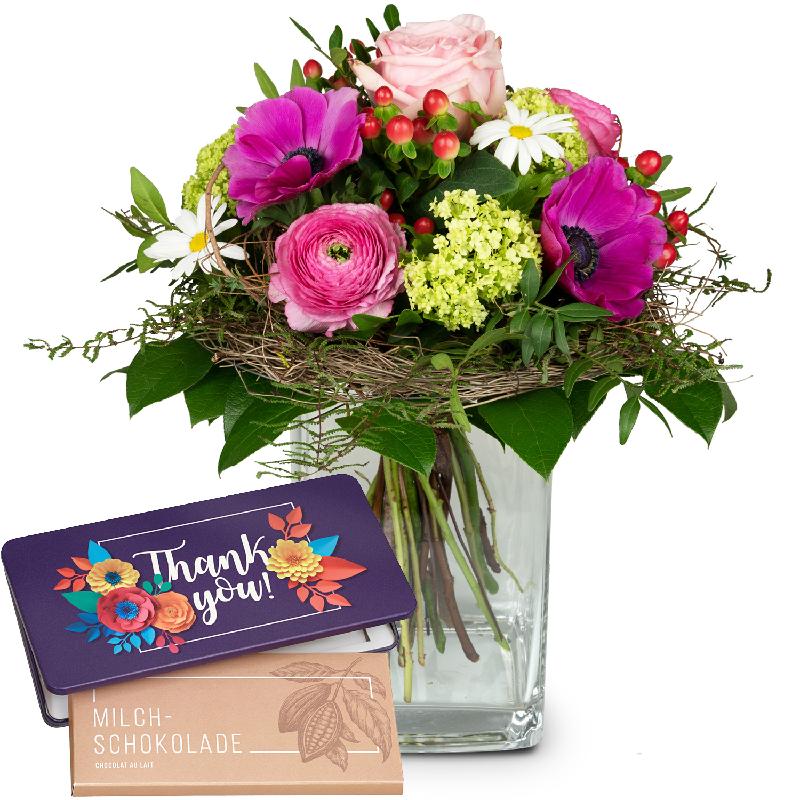 Bouquet de fleurs Soft Springmeadow with bar of chocolate «Thank you»