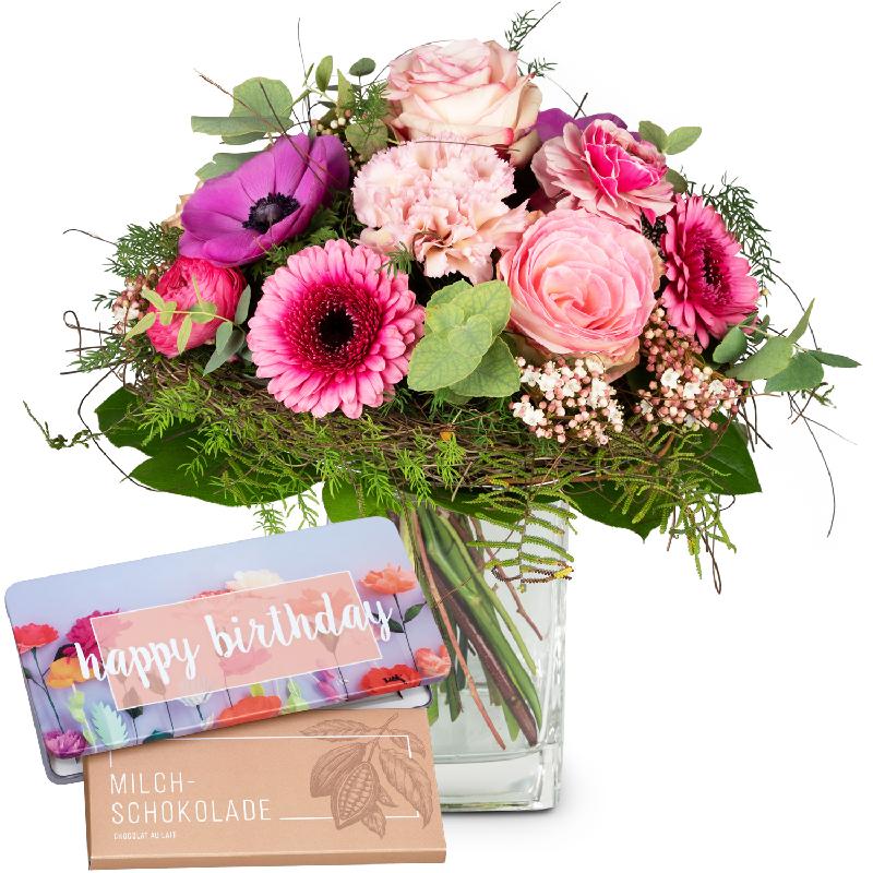 Bouquet de fleurs Spring Greeting with Delicate Flowers with bar of chocolate
