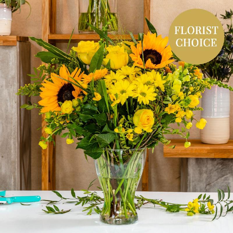Bouquet de fleurs Yellow florist's fantasy bouquet Bouquet de fleurs Yellow florist's fantasy bouquet