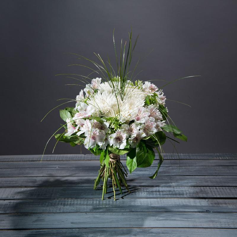 Bouquet de fleurs Condolence bouquet in white shades Bouquet de fleurs Condolence bouquet in white shades