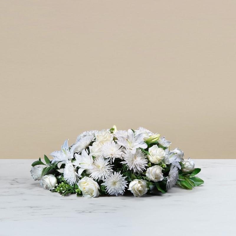 Bouquet de fleurs Small cushion in white shades Bouquet de fleurs Small cushion in white shades
