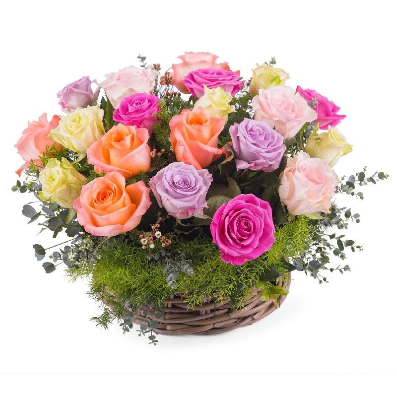 Bouquet de fleurs Centrepiece of multicoloured roses
