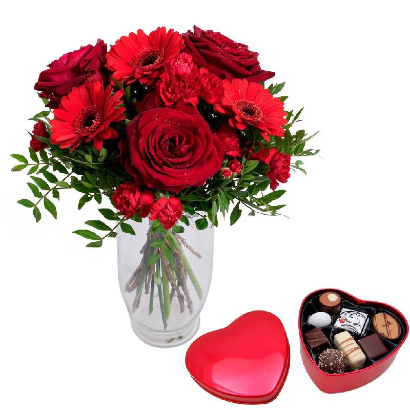 Bouquet de fleurs Smile with red chocolate heart Bouquet de fleurs Smile with red chocolate heart