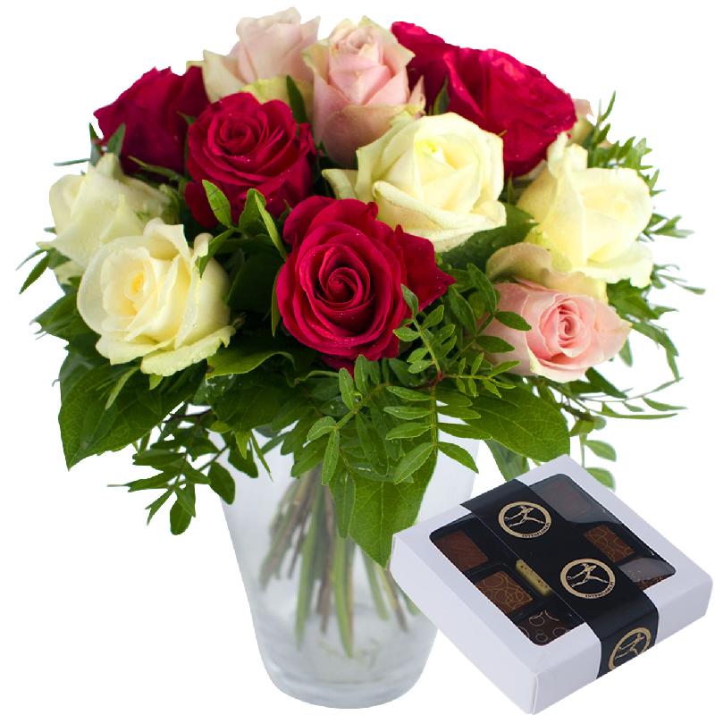 Bouquet de fleurs A Dream of Roses + Chocolate box 100g