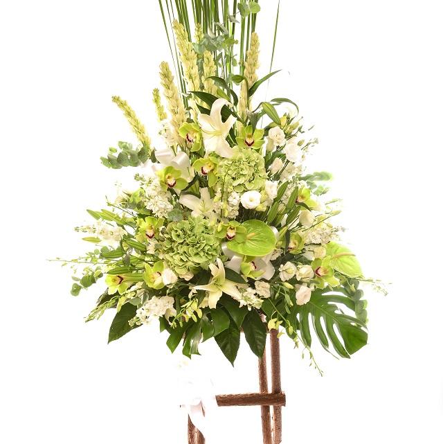 Bouquet de fleurs Arrangement of Cut Flowers with Stand