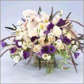 Bouquet de fleurs Newborn baby arrangement with teddy bear