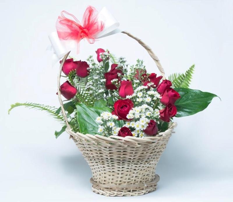 Bouquet de fleurs Red rose basket