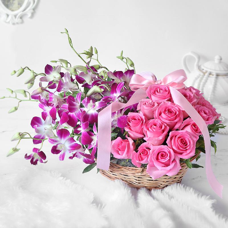 Bouquet de fleurs Gorgeous Purple Orchids & Pink Roses in Basket Arrangement