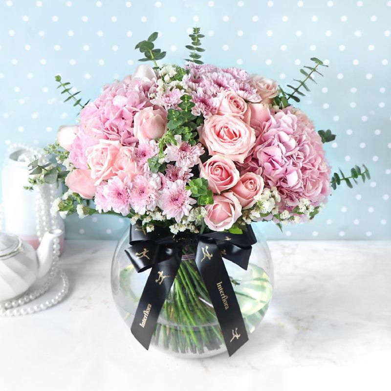 Bouquet de fleurs Pink Extravaganza Flower Arrangement