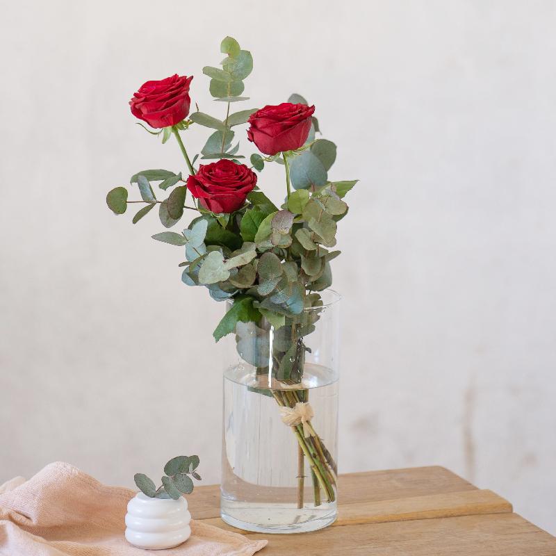 Bouquet de fleurs Tre rose rosse