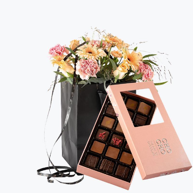 Bouquet de fleurs Delicate With Chocolate Temptation