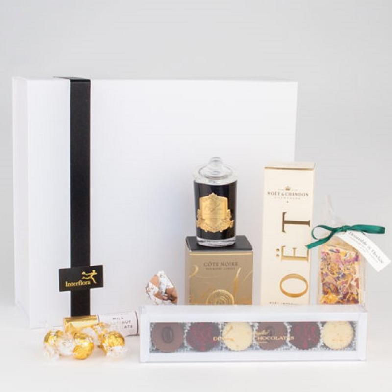 Bouquet de fleurs Celebrate With Moet Gift Box Bouquet de fleurs Celebrate With Moet Gift Box