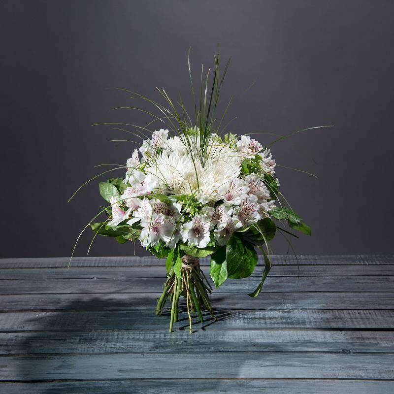 Bouquet de fleurs Condolence bouquet in white shades