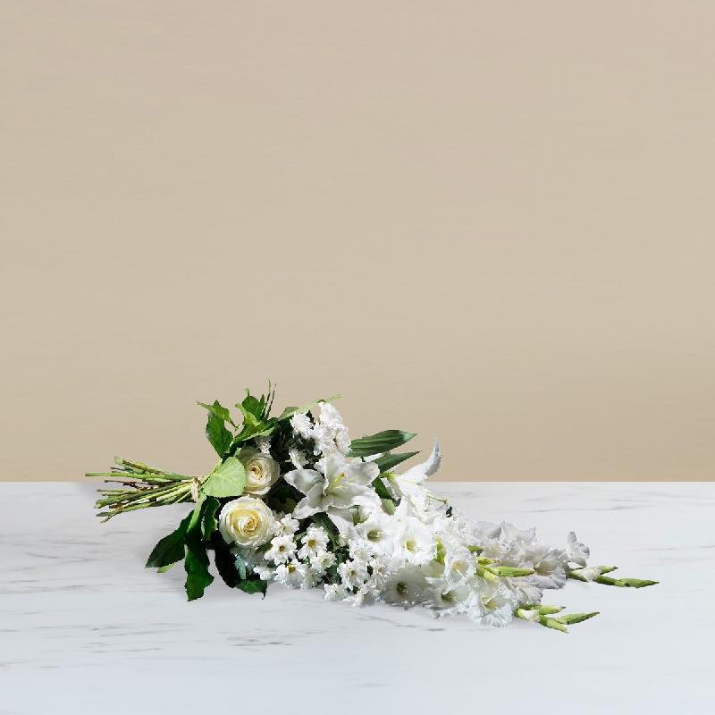 Bouquet de fleurs Small cushion in white shades