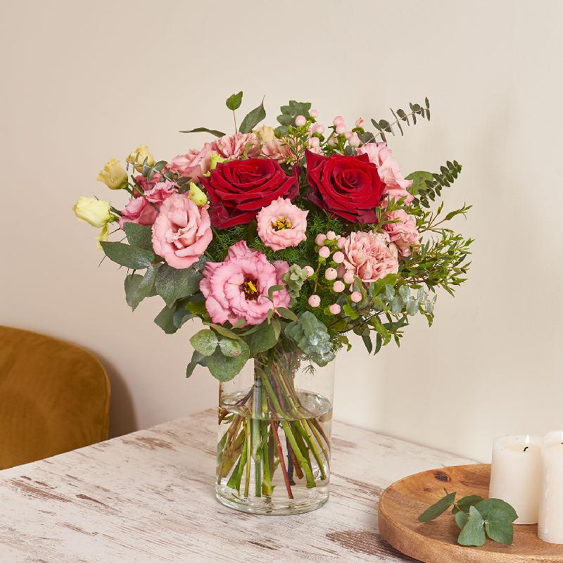 Bouquet de fleurs Bouquet with Lisianthus, Roses, Carnations