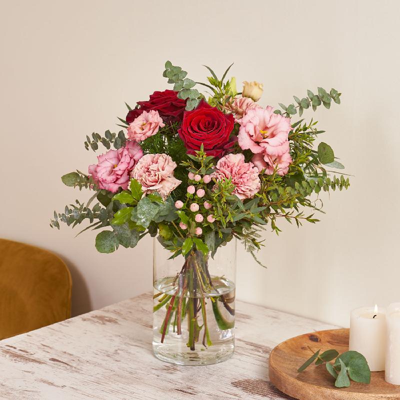 Bouquet de fleurs Bouquet with Lisianthus, Roses, Carnations