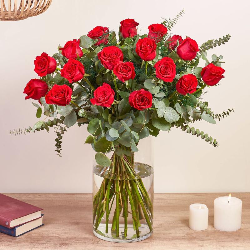 Bouquet de fleurs 18 Long-stemmed Red Roses Bouquet de fleurs 18 Long-stemmed Red Roses