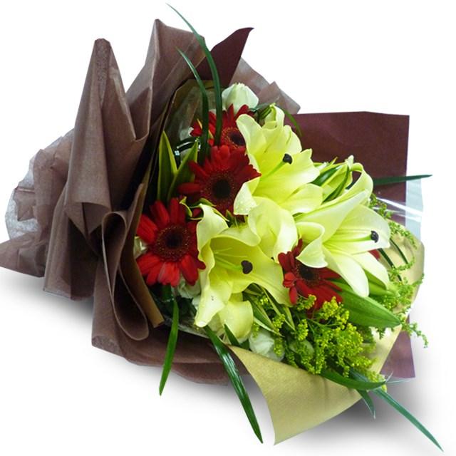 Bouquet de fleurs Mixed Cut Flowers in Yellows Bouquet de fleurs Mixed Cut Flowers in Yellows