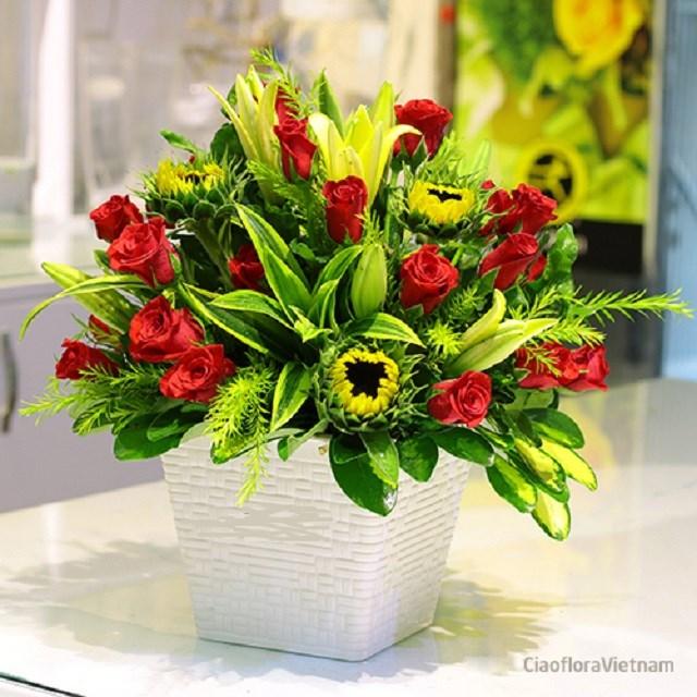 Bouquet de fleurs Red and Green Bouquet in Pot
