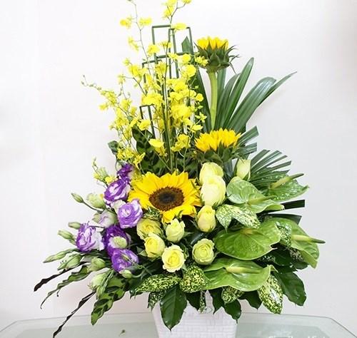 Bouquet de fleurs Yellow and Purple arrangement