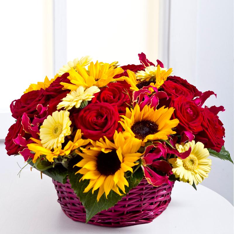 Bouquet de fleurs Flower Arrangement in Basket