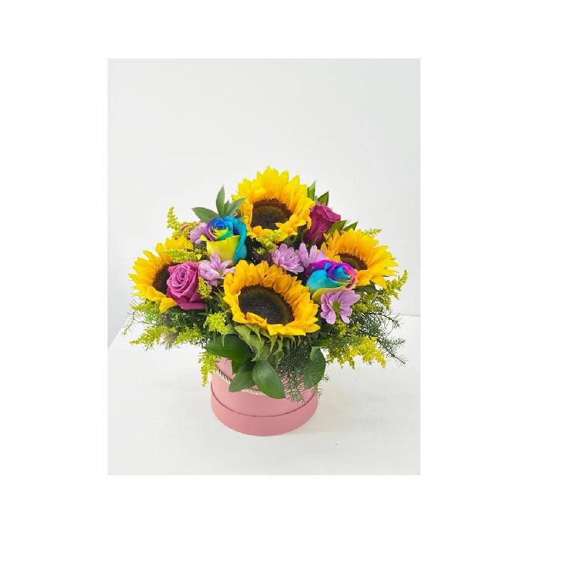 Bouquet de fleurs Box of roses with rainbow and sunflower