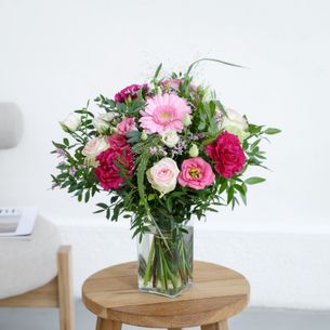 Bois de rose et son vase offert Bouquet de fleurs Bois de rose et son vase offert
